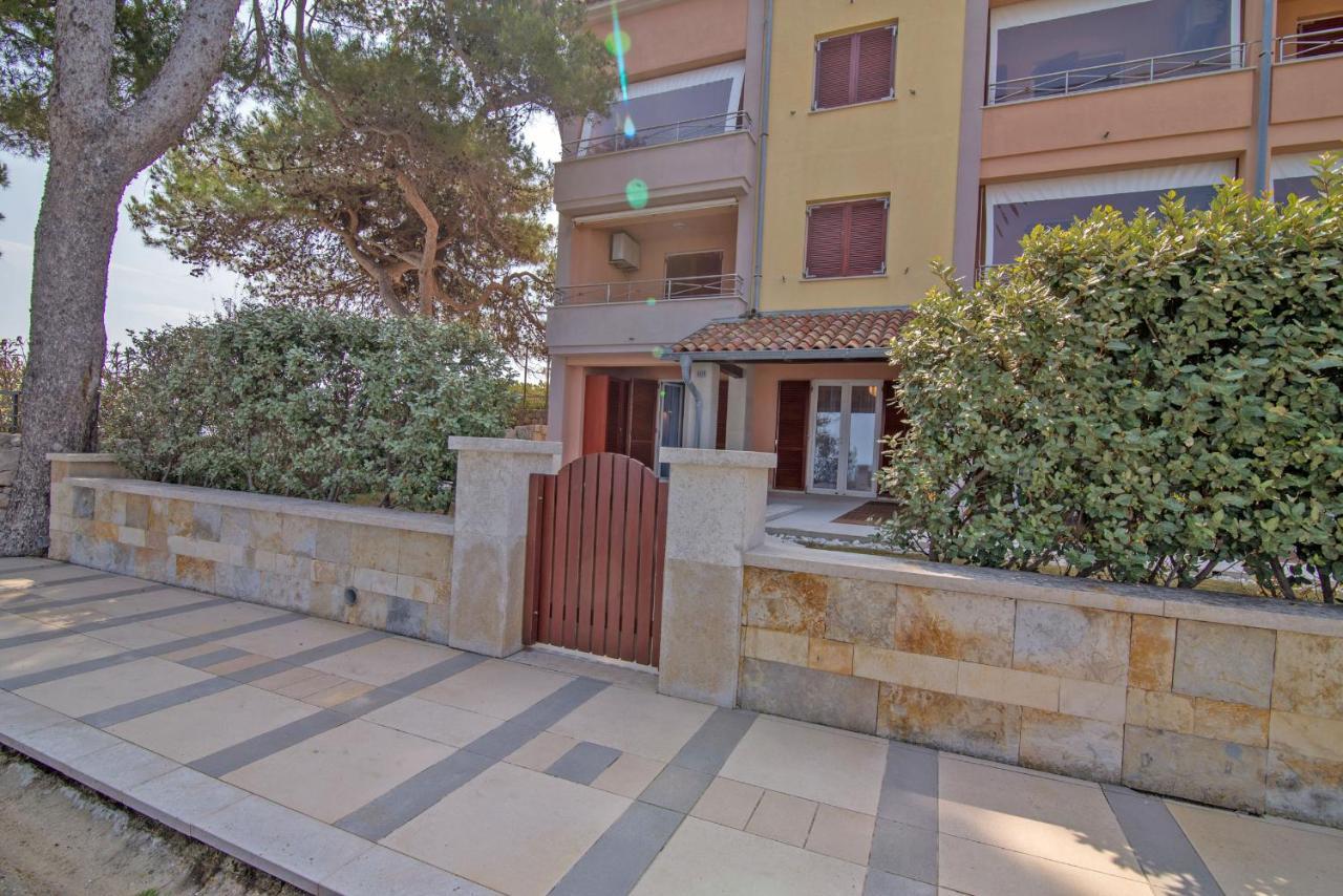 Jelena B4 Aparthotel Veli Losinj Exterior photo